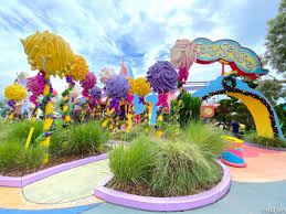 If you're curious why islands of adventure is the part of universal orlando that gets the first yuletide touch, that's because the theme park tends to have the biggest christmas presence among all of the resort's various components,. 2020 Reopening Universal Orlando Seuss Landing Whoville Christmas Decorations 7 Allears Net