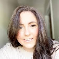 Kate Hatton's Instagram, Twitter & Facebook