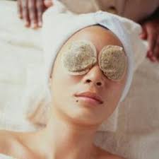 Place Frozen Tea Bag Under Eyes Daily For 10 15 Minutes It Will Significantly Reduce Bags Under Eyes Us Under Eye Bags Puffy Eyes Remedy Under Eye Puffiness