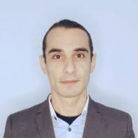 50+ perfiles de «Luis Ruedas»