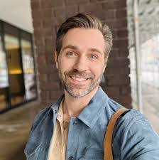 Jacqueline Comer's Instagram, Twitter & Facebook