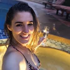 Lindsey Harper's Instagram, Twitter & Facebook