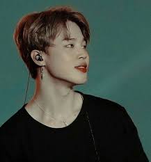 McKenzie Holder adlı kullanıcının BTS panosundaki Pin