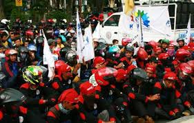 Aspri maruf amin maju pilbup lamongan daftar di 4 parpol. Ini Alasan 309 Karyawan Pt Smelting Gresik Mogok Kerja Hingga Berujung Phk Bangsa Online Cepat Lugas Dan Akurat