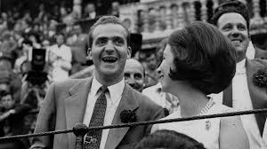 Juan carlos y sofía ostentarán vitaliciamente el título de rey y reina con tratamiento de majestad y honores análogos a los del heredero a la corona y su consorte, informó la agencia de noticias europa press. Casa Real Aquellos Maravillosos Anos Del Rey Juan Carlos Y La Reina Sofia