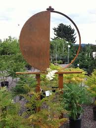 Du brauchst nur etwas mut und kunstobjekte gibt's für jeden geldbeutel. Gartendeko Aus Metall Wie Sie Skulpturen Effektvoll In Szene Setzen