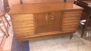 Circa 1955, this mid century chartreuse lane cedar chest is certainly a unique piece. Lane Mid Century Modern Cedar Chest Made In Gnc Antiques Llc