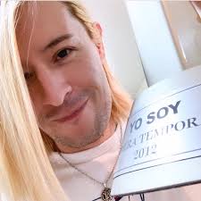 Ya saben hoy 3 de Junio veremos a nuestro músico Ramiro Saavedra después de  muchos, muchos años 🤘🏻🙏🏻.en Yo soy por sus 10 años, los espera, Cantará  durante el programa.