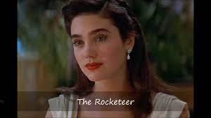 Oyunculuğa çok küçük yaşlarda adım atan connelly, 1984 yapımı sergio leone filmi bir zamanlar amerika'da filmindeki küçük deborah rolüyle. Jennifer Connelly Movies Youtube