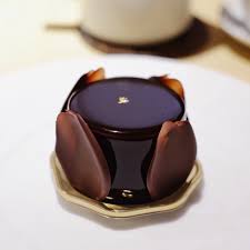 Hidemi Sugino Is A Very Popular Patisserie In Tokyo Best Known For Its Chocolate Mousse Cake With L Chocolate Mousse Cake Chocolate Mousse Mousse Au Chocolat