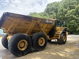 John Deere 400D Off-Highway Truck