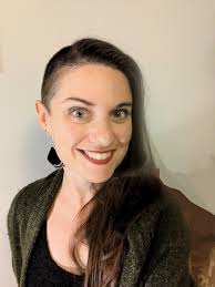 French Language: Meaning of 'un mur' and 'une barriere'