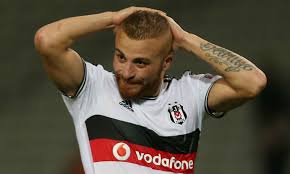 İddiaya göre bilgiç ve töre 10 dakika süren duruşma ile tek celsede anlaşmalı olarak boşandı. Futbolda Uzen Ayrilik Gokhan Tore Esra Bilgic Ile Bosandi