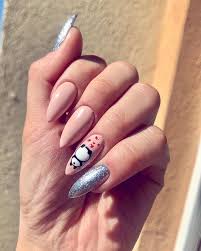 Solamente si te tomas el cuidado apropiado de tus uñas, éstas aparecerán en buen estado.para mantener unas uñas sanas y bonitas todo el tiempo, estén las uñas decoradas o no, tendrás que trabajar duro en ellas. 49 Mejores Disenos De Unas Para Primavera Verano 2020