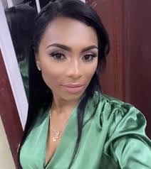 Alison Leon's Instagram, Twitter & Facebook