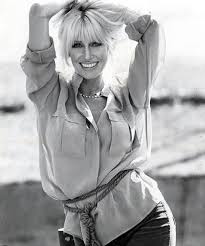 The vessel is in bitter lake and the navy is performing unloading procedures. Critics Shame Suzanne Somers 73rd Birthday Post Of Her In Her Birthday Suit Suzanne Somers Birthday Suit Celebrities