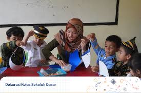 Proses latihan membuat kaligrafi untuk anak sdmi sayang biasanya hanya latihan kalau mau lomba kaligrafi lomba mapsi. 25 Dekorasi Kelas Sekolah Dasar Sekolah Prestasi Global
