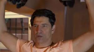 Οι ανέσεις του είναι πολλές. H Ka8hmerinh Gymnastikh Toy Sakh Royba Sto Saloni Toy Spitioy Toy Binteo 15minutes