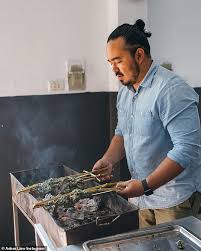 The cookbook author has answered some of the cooking questions of common dishes to help australians avoid with so many different recipes around, not knowing the right cooking technique could lead to dried. Former Masterchef Star Adam Liaw To Return To Tv With Reality Cooking Show On Sbs Aktuelle Boulevard Nachrichten Und Fotogalerien Zu Stars Sternchen