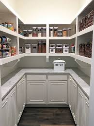 Kuchenschrankregale Kuchenschrank Mit Offenen Regalen Arbeitsplatte Aus Carrara Marmor Speisekammer Regale Kuchen Speisekammer Schranke Speisekammer Schrank