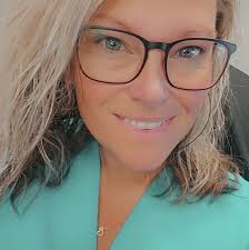 Celebrating the women in our category. It's Kelsea Ballerini time !! Joined  by Dayna and Shelly ! #pajamajams #glamjams @kelseaballerini @dayna.anne  @shellyfairchild