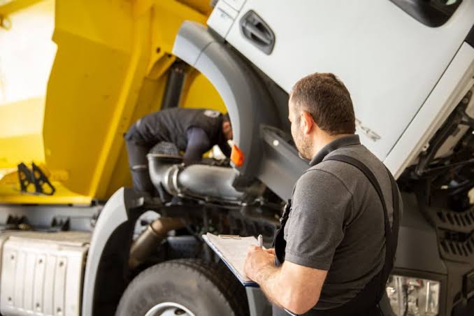 Mobile truck servicing Levin