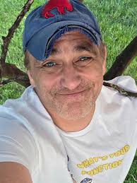 When's the last time you climbed a tree? Spoiler alert...climbing up wasn't  as hard as getting back down. Higher than it looks. I hope y'all appreciate  what I do for you. 😭 #