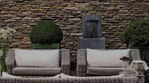 Decorare le pareti con pietra decorativa e carta da parati prevede l'installazione di pannelli decorare le pareti con pietre decorative nell'appartamento prevede la preparazione della soluzione. Rivestimenti Bagno E Cucina Pareti Decorative In Pietra E Legno Per Interni Ed Esterni