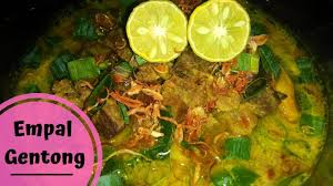 · gabungkan semua bumbu halus, lalu tambahkan garam dan haluskan bumbunya lagi. Resep Empal Gentong Khas Cirebon Masakan Indonesia Resep Resep Masakan