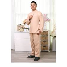 Model is wearing size m. Baju Melayu Slim Fit Bella Norman Light Gold Dark Gold Light Brown Milo Brown Peach Moss Green Mint S 3xl Shopee Malaysia