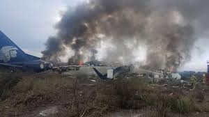 Después de regresar al aeropuerto de salida por una avería causada por un rayo, realizó un aterrizaje. El Milagro De Durango En Mexico Y Otros 5 Accidentes Aereos En Que La Mayoria De Los Pasajeros Sobrevivio Bbc News Mundo