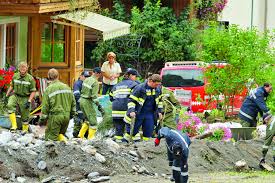 Faustgroße hagelkörner beschädigten dort autos schwer und ließen fensterscheiben bersten, wie die polizei mitteilte. Schwere Unwetter In Osterreich Feuerwehren Auch Finanziell Gefordert Obfv