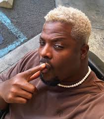 Coming in with the vibes • • • Shout out to @goosethebarber for the cut &  color! #winstonduke #amanforallseasons #blondehair