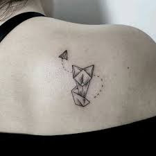By Pt78tattoo Origami Fox Paperairplane Simple Minimalistische Tatowierungen Origami Tattoo Muster Tattoos