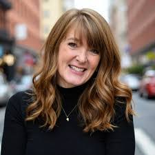 Marie Dinsmore's Instagram, Twitter & Facebook