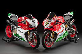 No official specs for power output are released but ducati is speculated to make the most power(and it shows!) at 320+ bhp. Motogp Bike Kaufen Die Top 5 Fur Den Strassenverkehr