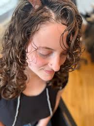 Its officially August!!! I'm still looking for hair models! For vivid  colors specifically! If you're at all interested in something wild and fun,  I am your person! Art is what got me