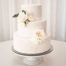 Once Again Farina Nailed This Beautiful And Simple Cake Design That Included Gold Floral Ske Wedding Cake Pops Wedding Cakes With Flowers Simple Cake Designs