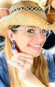 Roller blade earring for a good mood