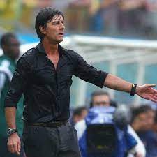 He is the head coach of the germany national team. Jogi Low Der Abschied Vom Mannerschal Sz Magazin