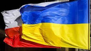 Kolor błękitny, nawiązujący do barwy nieba, interpretowano jako symbol. Swidnica Trzy Osoby Ukarane Za Zniszczenie Ukrainskiej Flagi