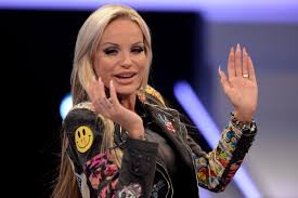 Gina lisa lohfink pictures and photos. Kampf Der Realitystars Gina Lisa Lohfink Wegen Angeblichem Ausraster Vorzeitig Rausgeworfen