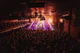 Characterized by its retractable bay windows, the space is ideal for an indoor/outdoor experience. Venue Specs The Garage Hold Fast Entertainment