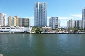 1000 Parkview Dr #620, Hallandale, FL 33009