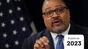 Le procureur à l'origine de la comparution de Trump poursuit un élu  républicain