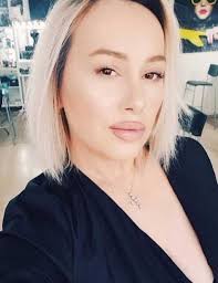 Dincolo de brand by Cornelia Popescu