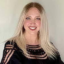 Rachelle Rutherford's Instagram, Twitter & Facebook