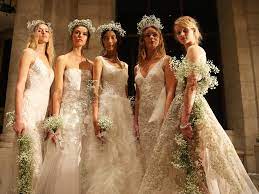 We would like to show you a description here but the site won't allow us. Amal Alamuddins Hochzeitskleid