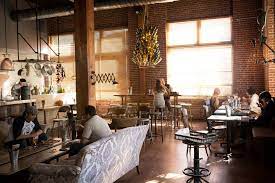 modern restaurant with retro furniture google search モダンなレストラン インテリアアイデア インテリア