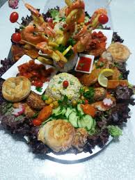 Pin By Zineb Moussim On Salade Food Presentation Food Salad